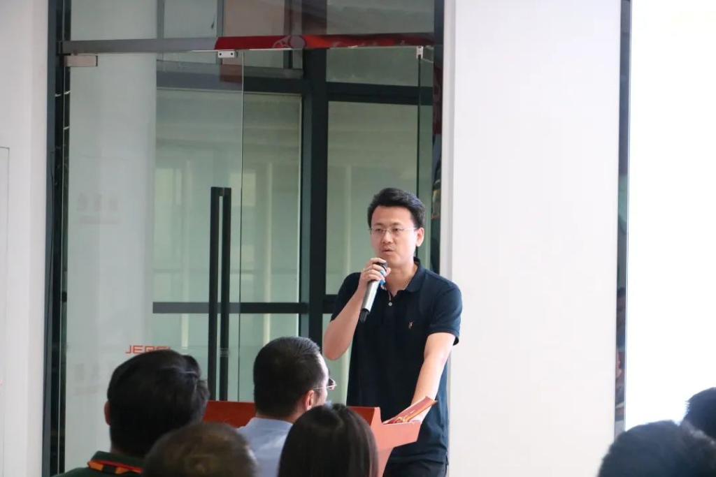 捷瑞数字三大中心2022红六月暨半年度工作总结表彰会顺利召开