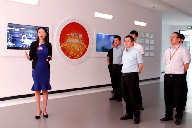 省委政研室、省工信厅领导一行到访捷瑞数字，开展新一代信息技术产业专题调研
