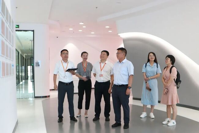 中国工程机械工业协会挖掘机械分会常务副会长兼秘书长李宏宝莅临捷瑞数字考察调研